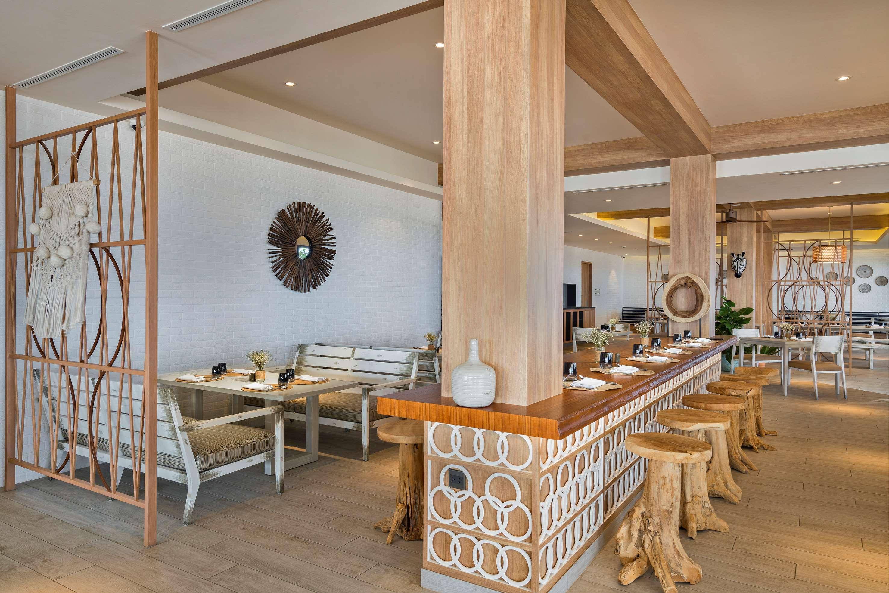 Melia Ho Tram Beach Resort Exteriér fotografie The Beach Club
