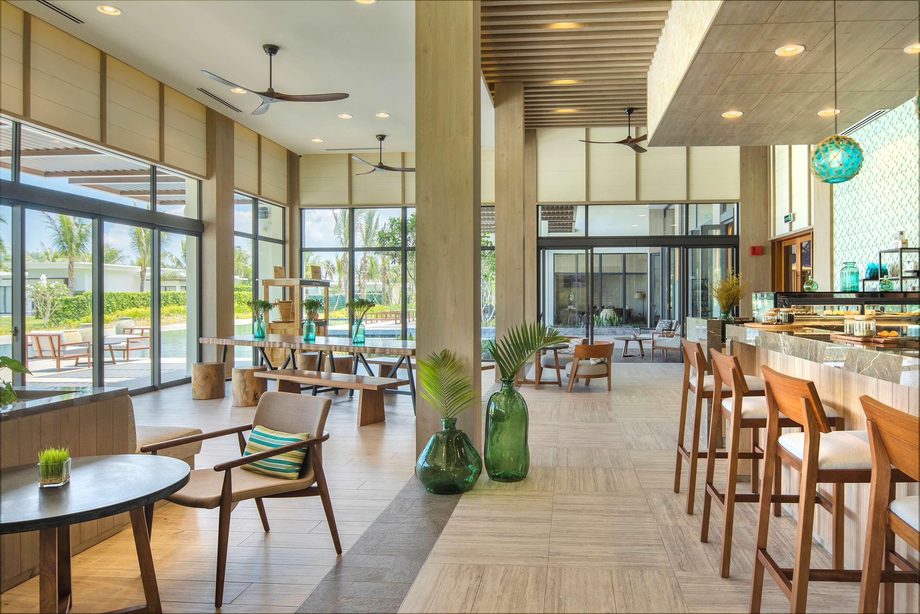 Melia Ho Tram Beach Resort Exteriér fotografie The Beach Club