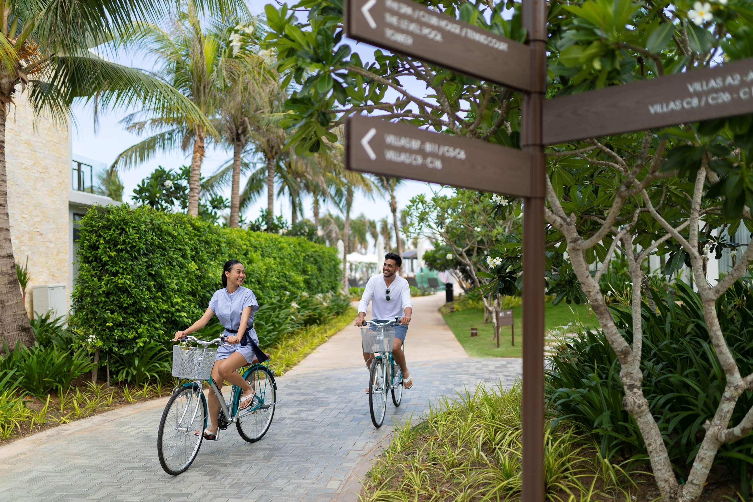 Melia Ho Tram Beach Resort Exteriér fotografie Biking at The Westin Resort & Spa, Desaru Coast