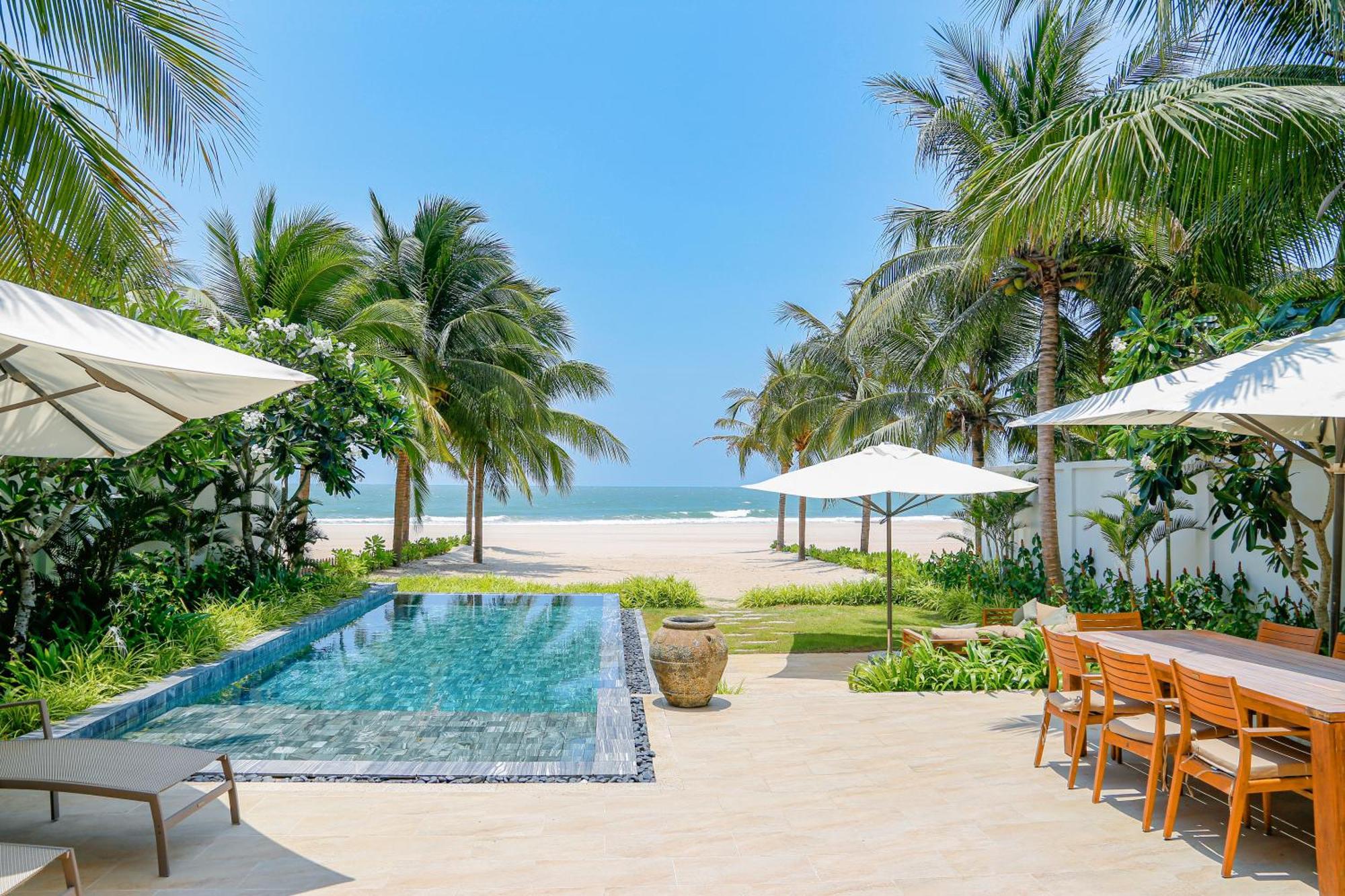 Melia Ho Tram Beach Resort Exteriér fotografie The beach at the resort