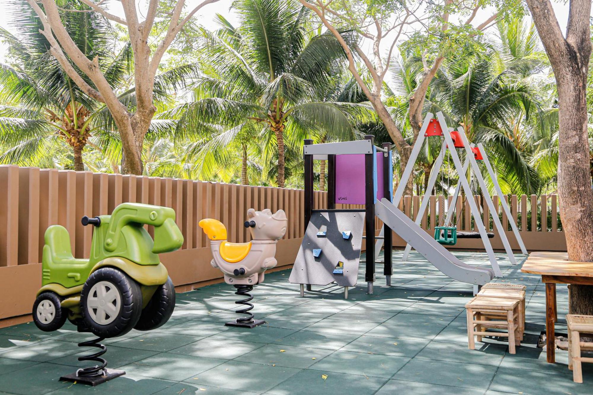 Melia Ho Tram Beach Resort Exteriér fotografie Playground at the hotel